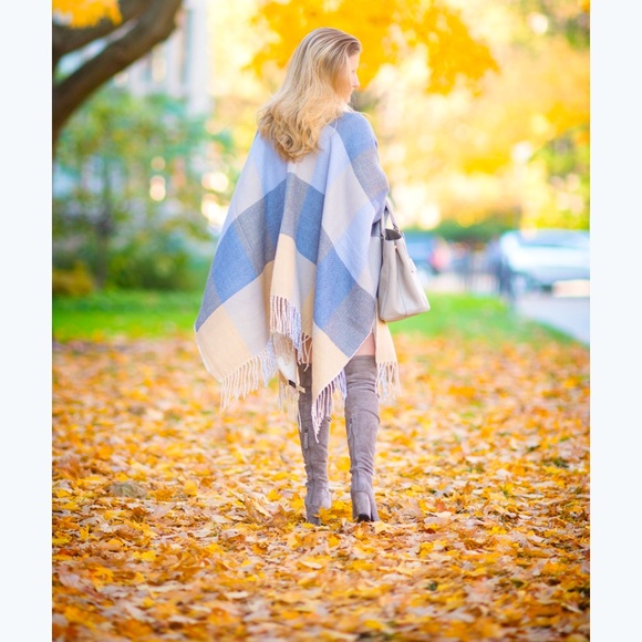 Ann Taylor Cream Blue Plaid Poncho Wool Open Wrap Fringe Fall Winter Shawl L - Picture 1 of 3